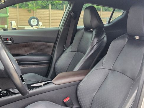 Used 2019 Toyota C-HR Limited image 13