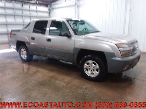 Used 2002 Chevrolet Avalanche 4x4 w/ Off-Road Suspension Pkg image 1