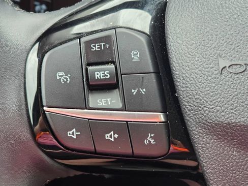 Used 2025 Ford Escape Platinum AWD/4WD image 20