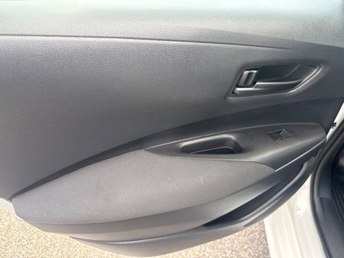 Used 2025 Toyota Corolla LE FWD image 21