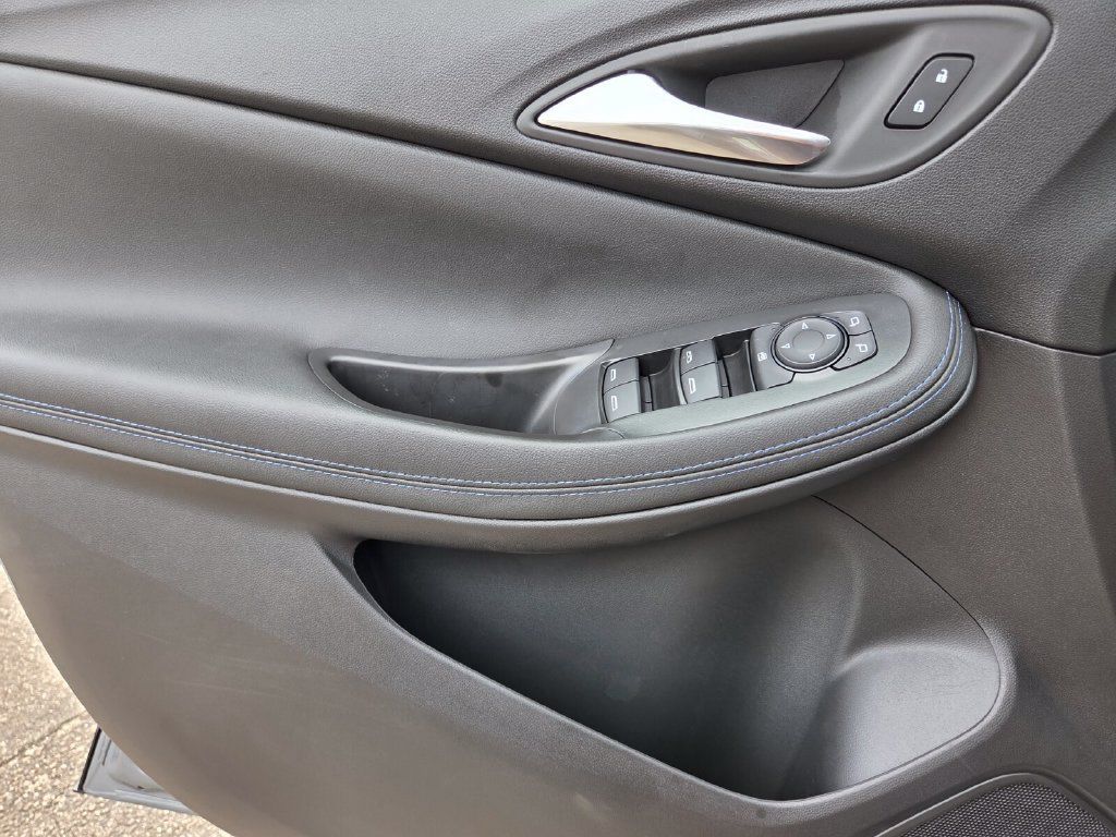 Used 2025 Buick Encore GX Sport Touring w/ Comfort Package FWD image 21