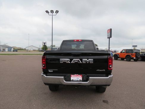 Used 2026 RAM 2500 Big Horn AWD/4WD image 5