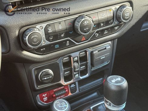 Used 2024 Jeep Wrangler Unlimited AWD/4WD image 20