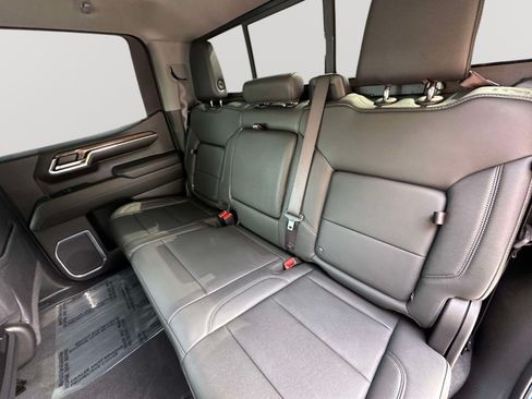 Used 2024 Chevrolet Silverado 1500 LT Trail Boss w/ Convenience Package II AWD/4WD image 29