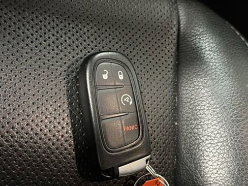 Used 2019 RAM 1500 Laramie w/ Convenience Group AWD/4WD image 41