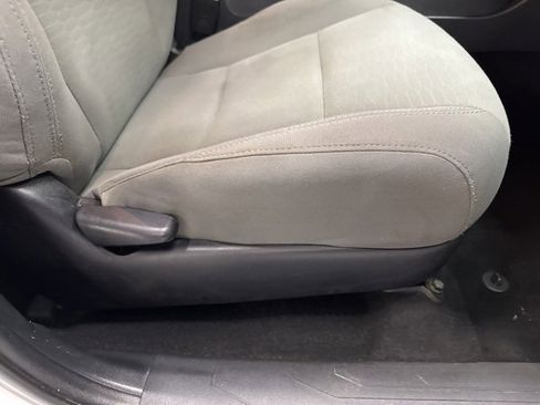 Used 2019 Toyota Tacoma SR image 10