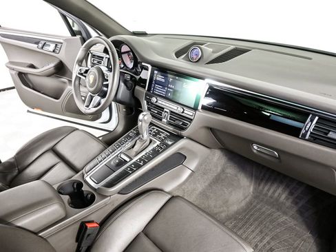 Used 2019 Porsche Macan S image 25