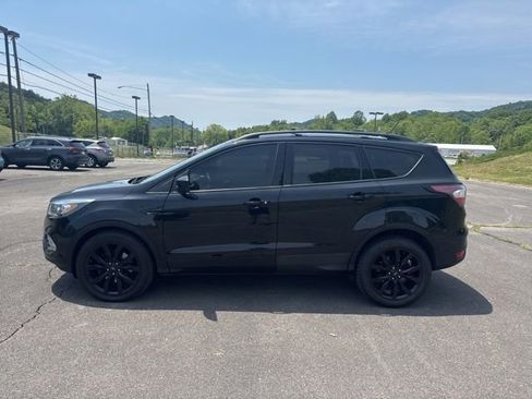 Used 2018 Ford Escape SE w/ SE Sport Appearance Package AWD/4WD image 5