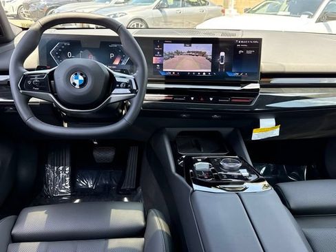 Used 2026 BMW 530i RWD image 32