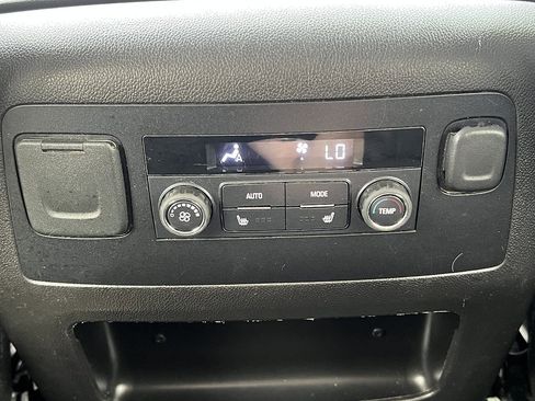 Used 2017 GMC Yukon XL SLT AWD/4WD image 35