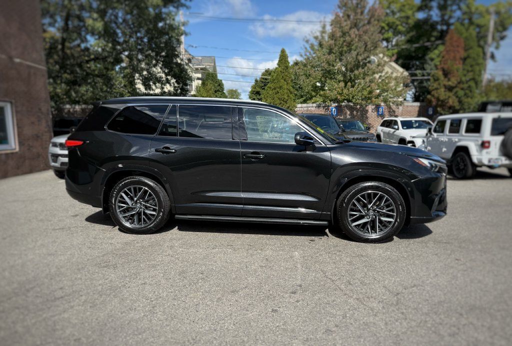 Used 2025 Lexus TX 350 AWD w/ Technology Package image 4