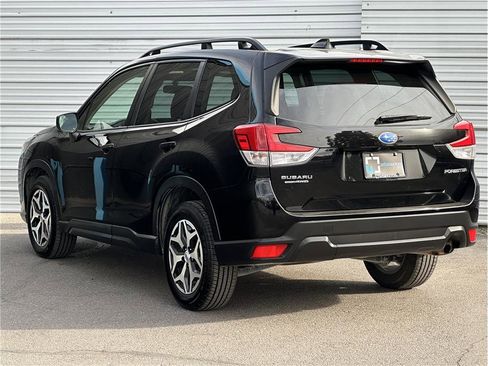 Used 2023 Subaru Forester Premium image 12