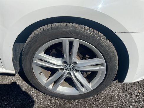 Used 2014 Volkswagen Passat 1.8T SE FWD image 21