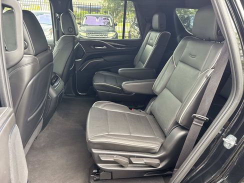 Used 2024 Cadillac Escalade Sport AWD/4WD image 14