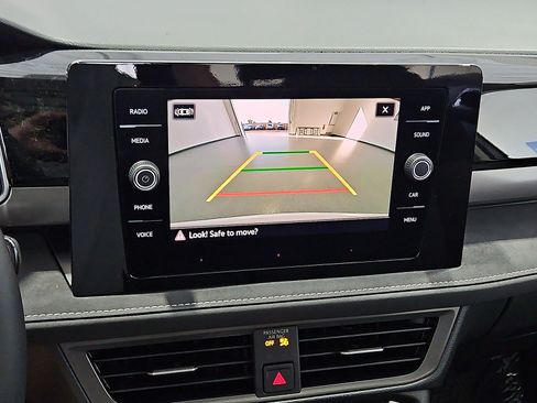 New 2026 Volkswagen Taos SE FWD image 18