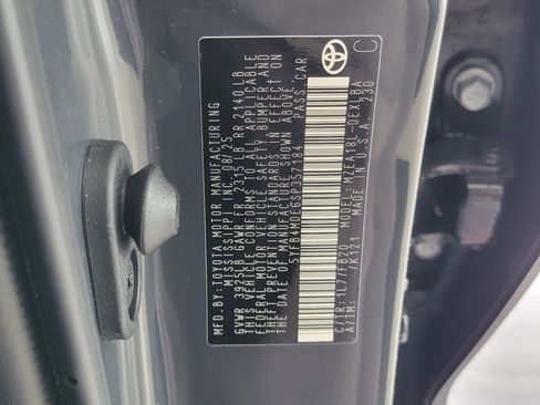 Used 2025 Toyota Corolla LE image 18