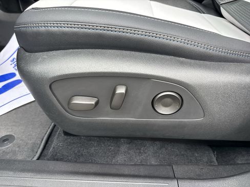 New 2026 Chevrolet Equinox EV LT image 12