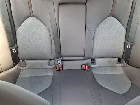 Used 2018 Toyota Camry LE image 23