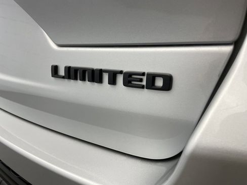 New 2025 Jeep Grand Cherokee Limited w/ Black Appearance Package image 5