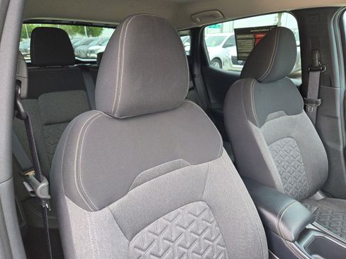 Certified 2025 Nissan Kicks SV AWD/4WD image 29