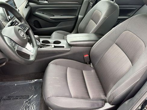 Used 2025 Nissan Altima 2.5 SV FWD image 5