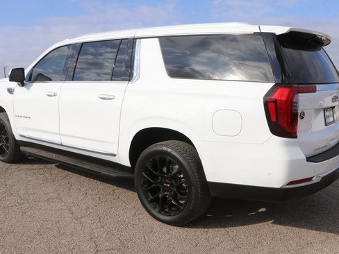 Used 2026 GMC Yukon XL Elevation AWD/4WD image 5