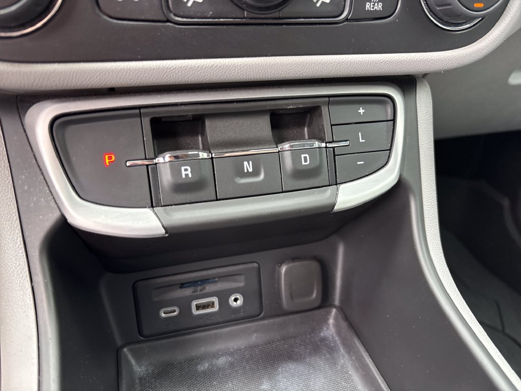 Used 2022 GMC Terrain SLT w/ Tech Package FWD image 26