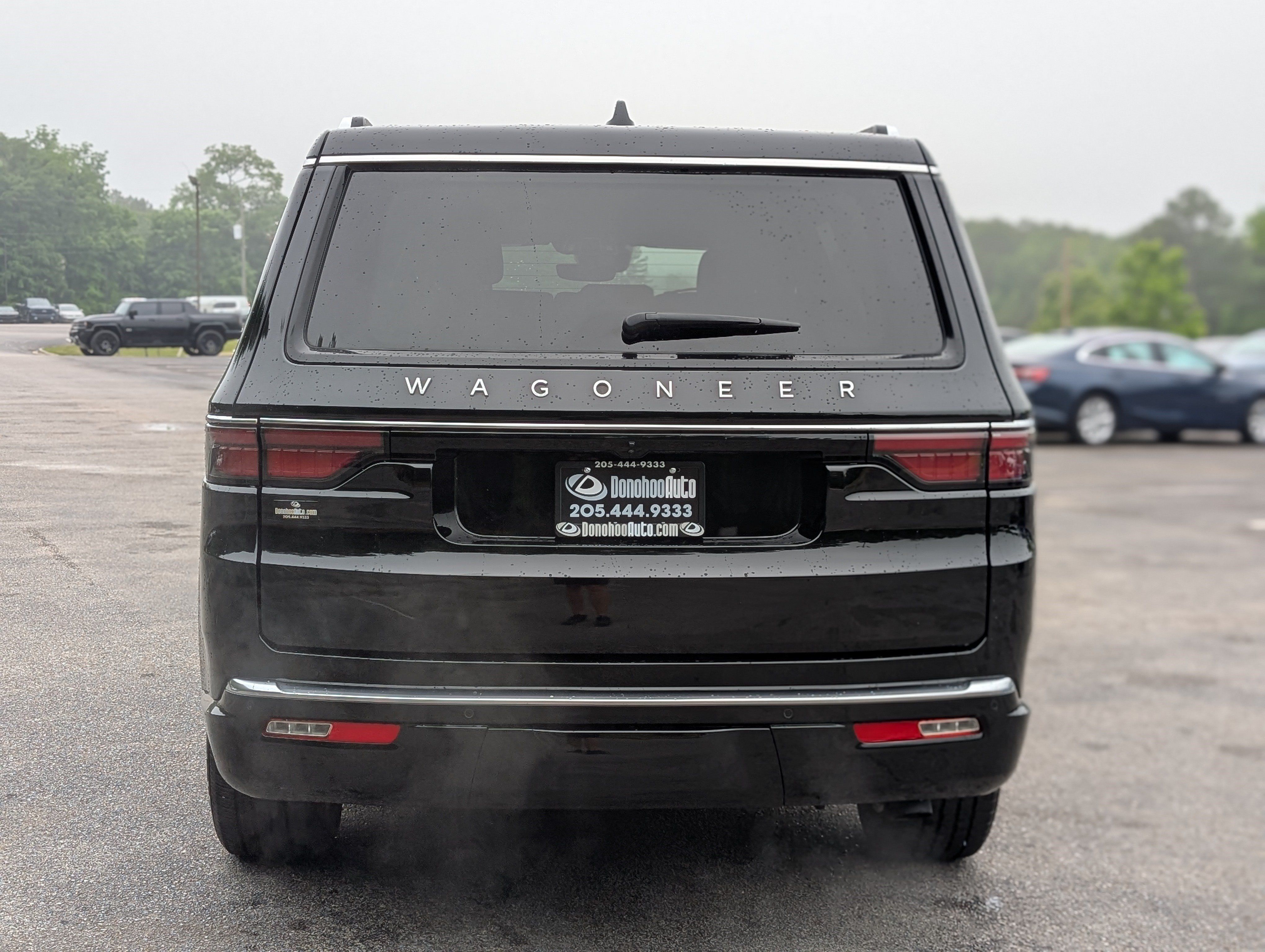 Used 2025 Jeep Wagoneer 4WD image 8