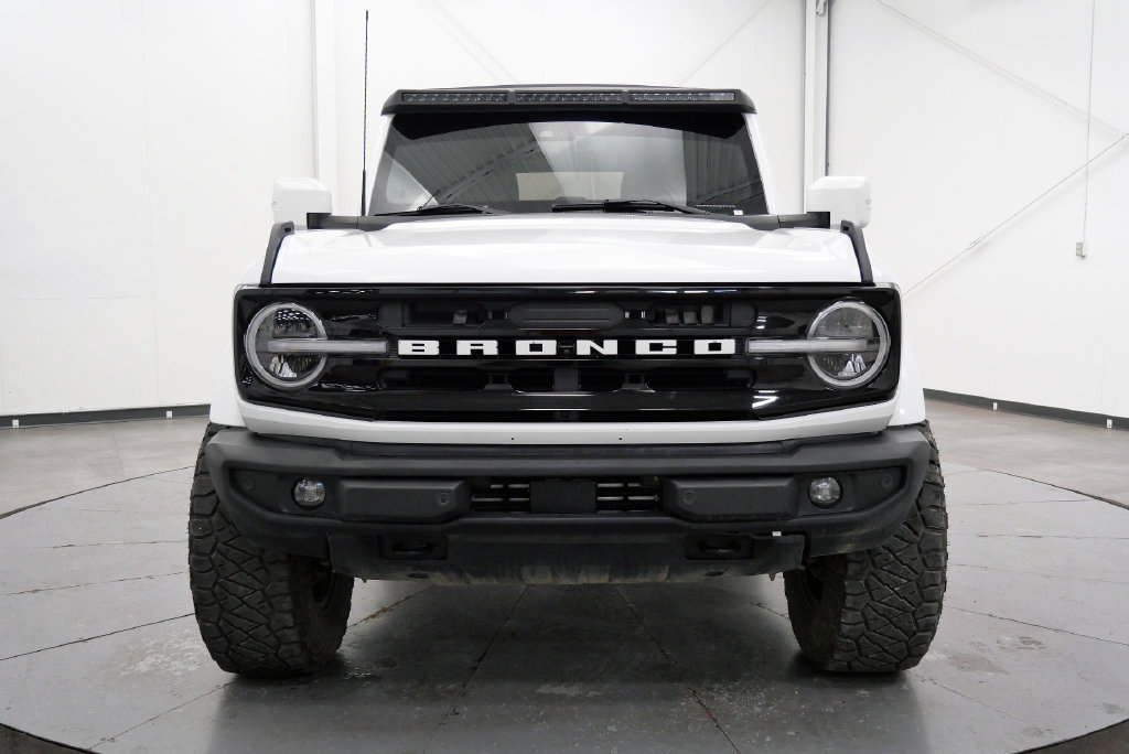 Used 2024 Ford Bronco Outer Banks AWD/4WD image 3