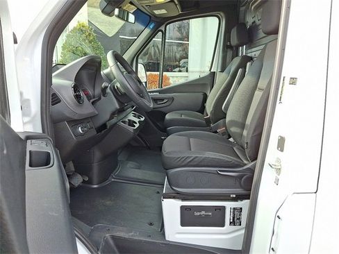 Used 2025 Mercedes-Benz Sprinter 2500 image 15