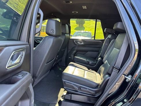 Certified 2022 Chevrolet Tahoe Z71 w/ Luxury Package AWD/4WD image 11