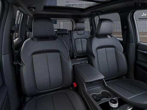 New 2026 Jeep Grand Cherokee Limited RWD image 16