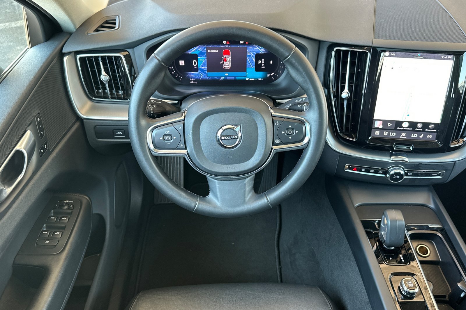 Used 2024 Volvo XC60 B5 Core AWD/4WD image 17
