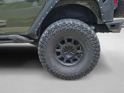 Used 2015 Jeep Wrangler Unlimited Rubicon w/ Connectivity Group AWD/4WD image 21