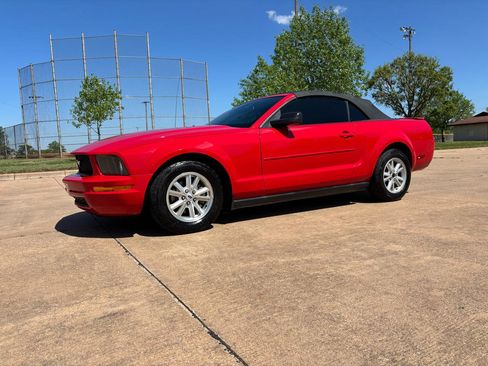 Used 2007 Ford Mustang Premium image 3