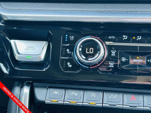 Used 2023 GMC Sierra 1500 Denali w/ Technology Package AWD/4WD image 7