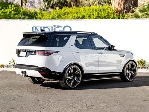 Used 2025 Land Rover Discovery Dynamic SE image 6