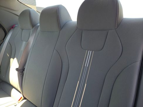 New 2025 Hyundai Elantra SEL image 11