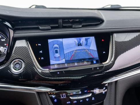 Used 2024 Cadillac XT6 Sport w/ Technology Package AWD/4WD image 28
