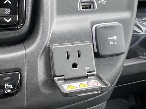 New 2025 RAM ProMaster 3500 w/ Quick Order Package 22H SLT+ FWD image 32