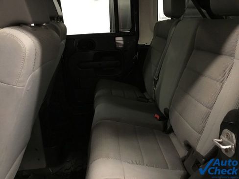 Used 2007 Jeep Wrangler Unlimited Sahara w/ Dual Top Group image 26