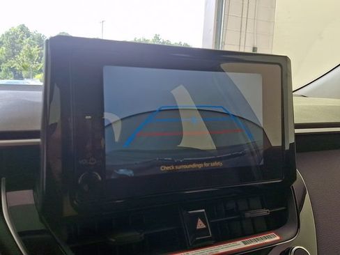 Used 2025 Toyota Corolla LE FWD image 21