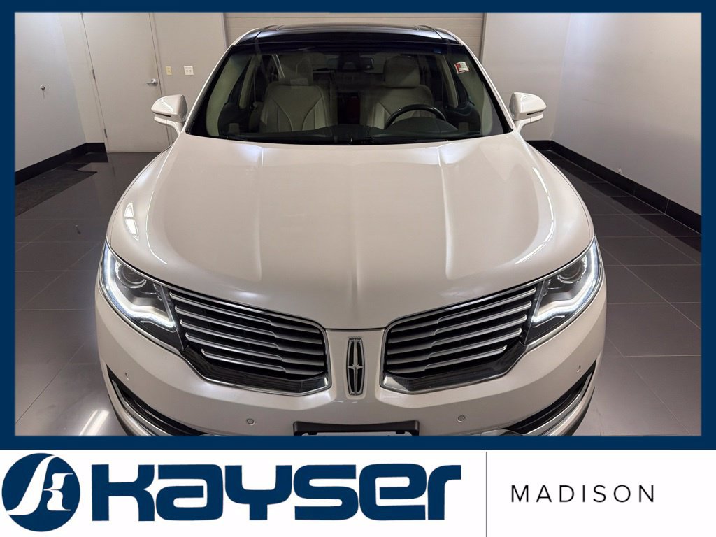 Used 2017 Lincoln MKX Reserve w/ Driver Assistance Package AWD/4WD image 2