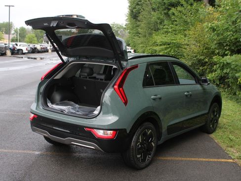 New 2026 Kia Niro Wind FWD image 8