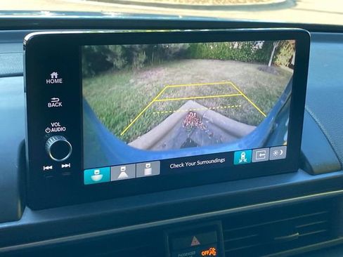 Used 2024 Honda Pilot Touring image 24