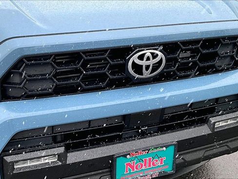 Used 2025 Toyota 4Runner TRD Off-Road image 27