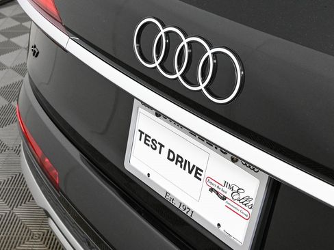 New 2025 Audi Q7 3.0T Premium Plus image 39