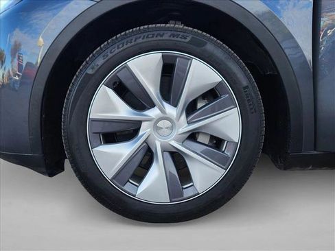 Used 2023 Tesla Model Y Long Range image 24