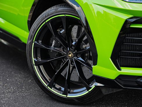 Used 2021 Lamborghini Urus AWD/4WD image 3