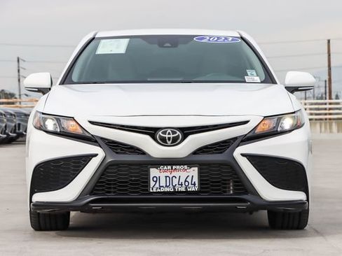 Used 2023 Toyota Camry SE image 4